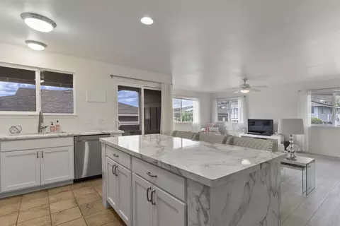 124 Hoolaau St #138, Wailuku, HI 96793
