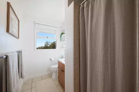 Bath - 408 Copp Rd, Kula, HI 96790 photo 4 of 4