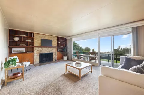 Living - 408 Copp Rd, Kula, HI 96790 photo 1 of 2