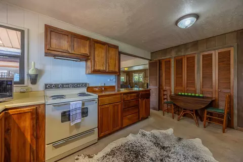 Kitchen - 47 Ka Dr, Kula, HI 96790 photo 3 of 4