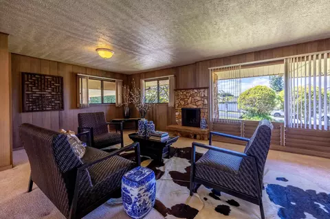 Living - 47 Ka Dr, Kula, HI 96790 photo 3 of 4