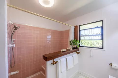 Bath - 47 Ka Dr, Kula, HI 96790 photo 4 of 6