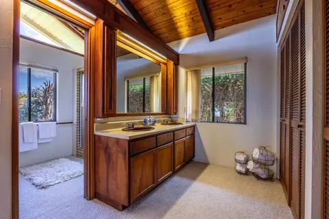 Bath - 47 Ka Dr, Kula, HI 96790 photo 2 of 6