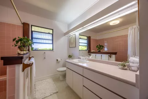 Bath - 47 Ka Dr, Kula, HI 96790 photo 3 of 6