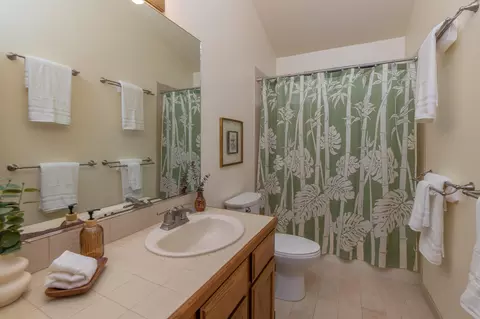 Bath - 358 Holopuni Rd, Kula, HI 96790 photo 2 of 2