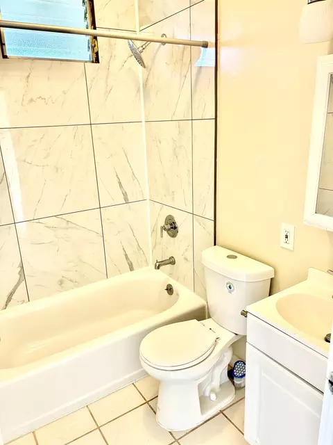 Bath - 12 Upper Kimo Dr, Kula, HI 96790 photo 2 of 2