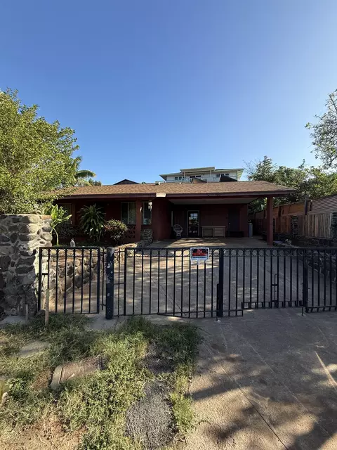 930 Kuialua Pl, Lahaina, HI 96761