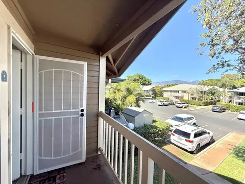 480 Kenolio Rd #11-204, Kihei, HI 96753
