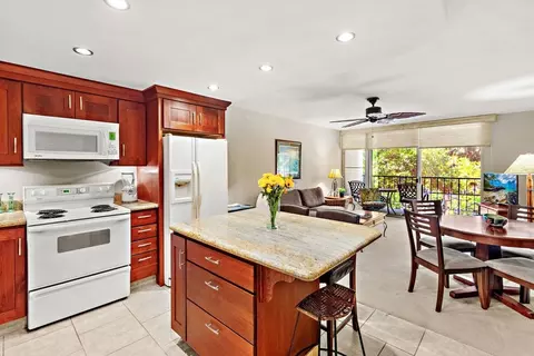 3750 Lower Honoapiilani Rd #202, Lahaina, HI 96761