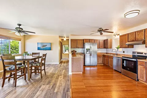 31 Pualu Loop, Lahaina, HI 96761
