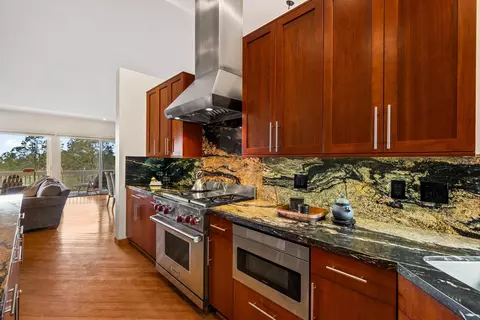 Kitchen - 33 Uau Pl, Kula, HI 96790 photo 6 of 6