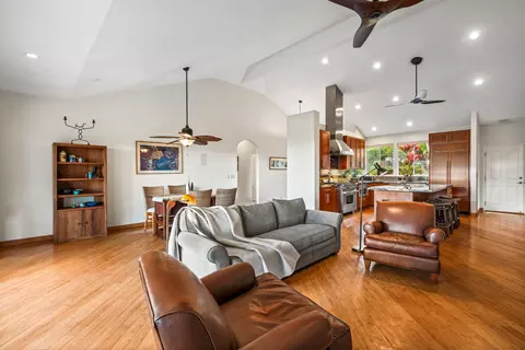 Living - 33 Uau Pl, Kula, HI 96790 photo 2 of 3