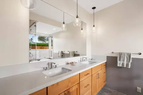 Bath - 33 Uau Pl, Kula, HI 96790 photo 3 of 6