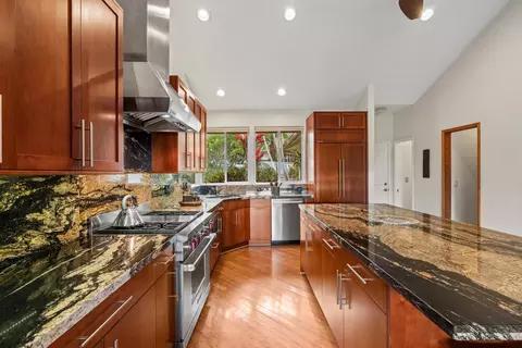 Kitchen - 33 Uau Pl, Kula, HI 96790 photo 3 of 6