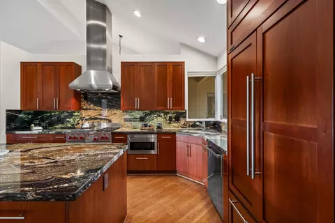 Kitchen - 33 Uau Pl, Kula, HI 96790 photo 4 of 6