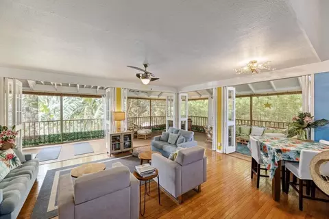 100 Lio Pl #P4, Maunaloa, HI 96770