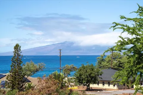 127 Wahikuli Rd, Lahaina, HI 96761
