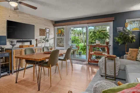 1299 Uluniu Rd #103E, Kihei, HI 96753
