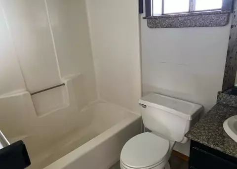 Bath - 5702 Lower Kula Rd, Kula, HI 96790 photo 2 of 3