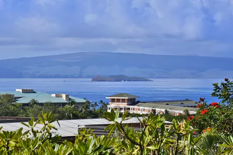 10 Wailea Ekolu Pl #105, Kihei, HI 96753