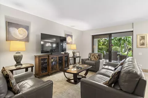 50 Nohea Kai Dr #212, Lahaina, HI 96761