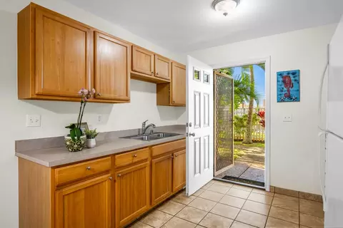 45 Stephen Ln #814, Lahaina, HI 96761