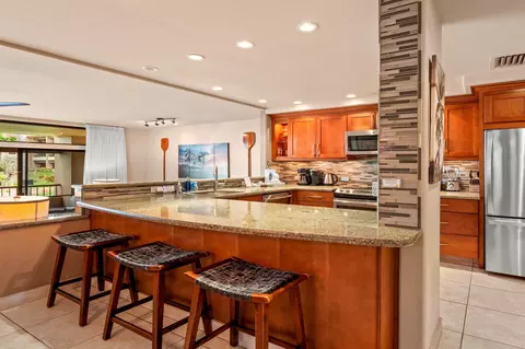 2560 Kekaa Dr #F202, Lahaina, HI 96761