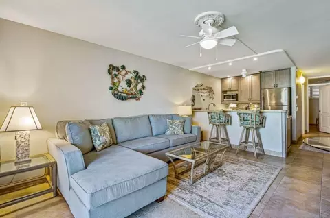 Living - 5315 Lower Honoapiilani Rd #E-141, Lahaina, HI 96761 photo 4 of 4
