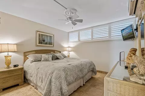 Bedroom - 5315 Lower Honoapiilani Rd #E-141, Lahaina, HI 96761 photo 2 of 4