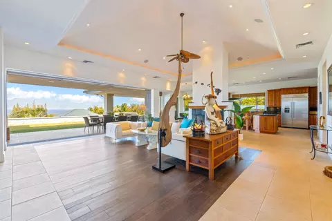 Living - 232 Crestview Rd, Lahaina, HI 96761 photo 3 of 5