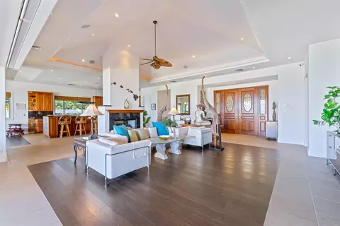Living - 232 Crestview Rd, Lahaina, HI 96761 photo 2 of 5