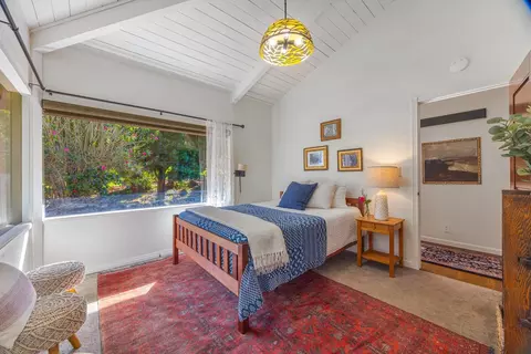 Bedroom - 20 Cooke Rd, Kula, HI 96790 photo 4 of 5