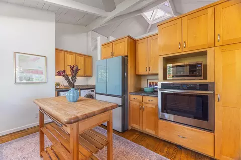 Kitchen - 20 Cooke Rd, Kula, HI 96790 photo 4 of 4