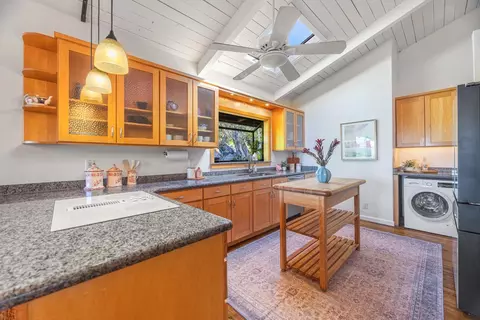 Kitchen - 20 Cooke Rd, Kula, HI 96790 photo 3 of 4