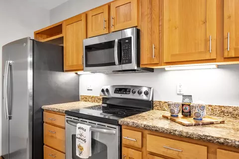 Kitchen - 3708 Lower Honoapiilani Rd #E-33, Lahaina, HI 96761 photo 2 of 6