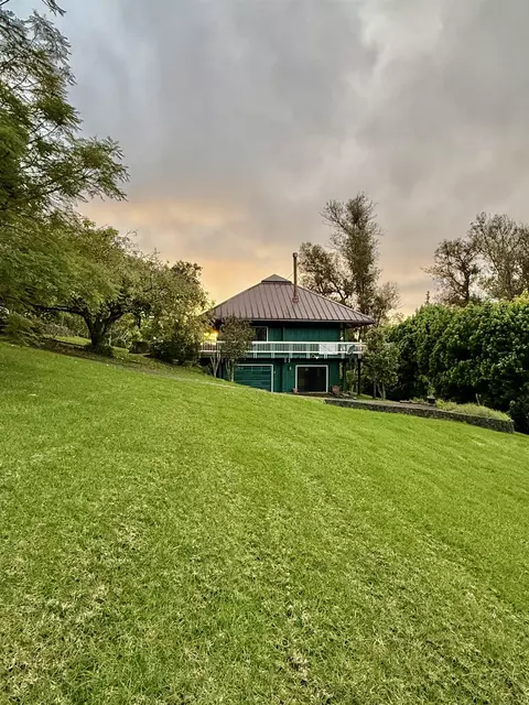 2400 Piiholo Rd, Makawao, HI 96768