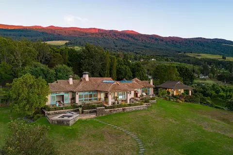 285 Kekaulike Ave, Kula, HI 96790