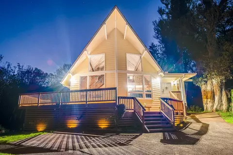 1733 Piiholo Rd, Makawao, HI 96768