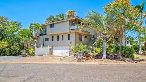 3863 Mahinahina St, Lahaina, HI 96761