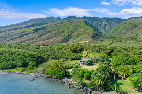 8320 Kamehameha V Hwy, Kaunakakai, HI 96748