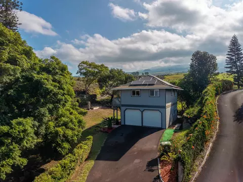 114 Mano Dr #B, Kula, HI 96790