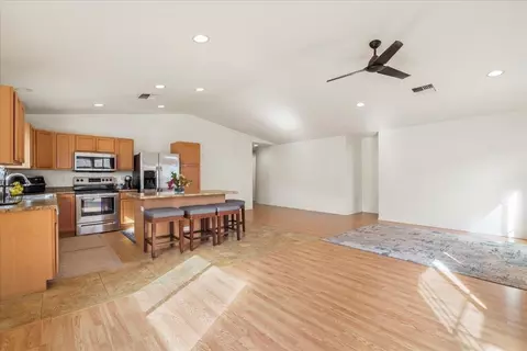 27 Nokekula St, Wailuku, HI 96793