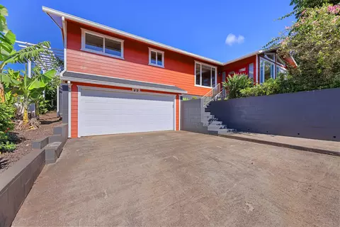 49 Hiwalani Loop, Makawao, HI 96768
