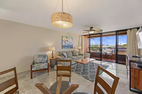Living - 4242 Lower Honoapiilani Rd #E-601, Lahaina, HI 96761 photo 4 of 5