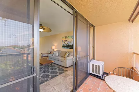 Living - 4242 Lower Honoapiilani Rd #E-601, Lahaina, HI 96761 photo 1 of 5