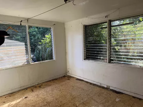 Bedroom - 2175 Kauhikoa Rd, Haiku, HI 96708 photo 2 of 2