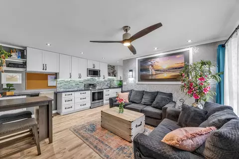 160 Keonekai Rd #13-102, Kihei, HI 96753