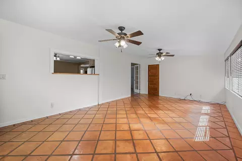 Living - 805 Kuulei St, Haiku, HI 96708 photo 1 of 3