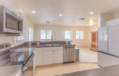 Kitchen - 109 Molehulehu Loop, Kahului, HI 96732 photo 1 of 2