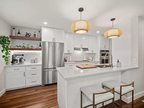 160 Keonekai Rd #8-101, Kihei, HI 96753
